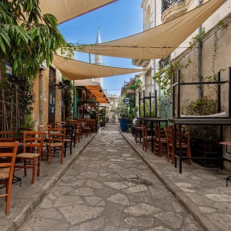 아파트 Stunning And Centrally Located Vacation For Up To Ten All Yours